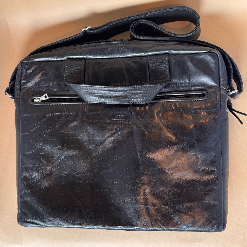M0851 Brand Black Padded Leather Crossbody Bag